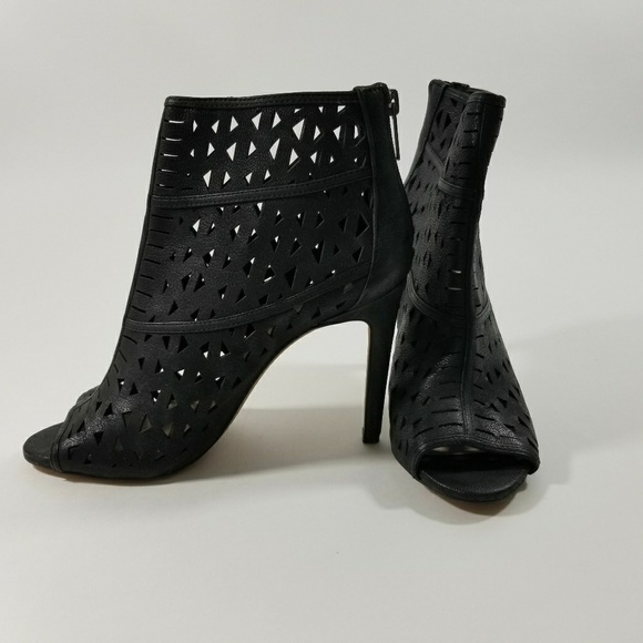 Vince Camuto Shoes - Vince Camuto Kachina Black Booties Size 8.5